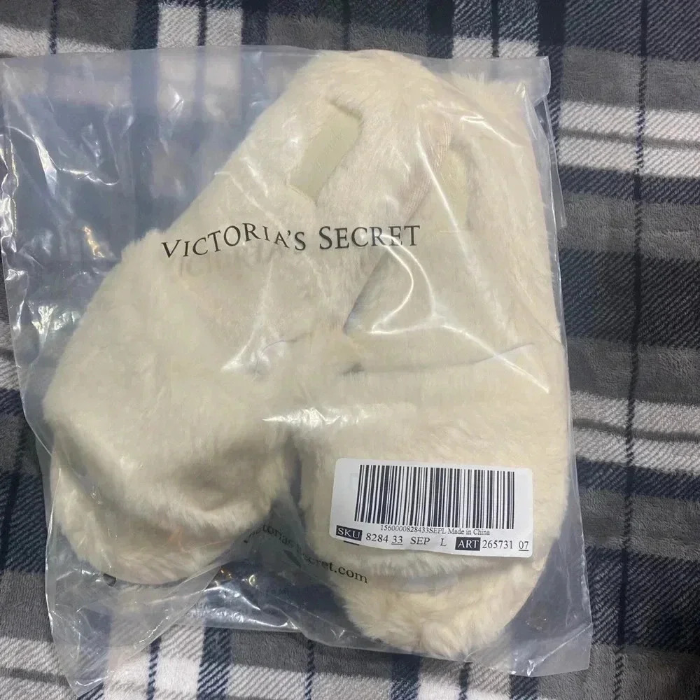 Victoria’s Secret large faux fur slippers